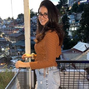 Meet your Posher, Deveshi